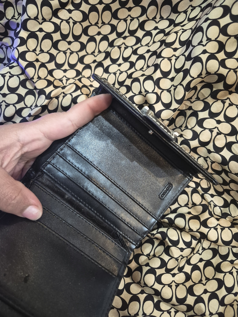 Black Leather Bi-Fold Wallet with Coin Clasp